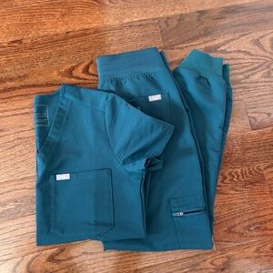 Figs Caribbean Blue Scrub Set